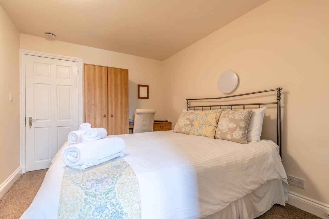 Central Windsor, 2 Bedroom 2 Bathroom, 5 Minutes To Castle ภายนอก รูปภาพ
